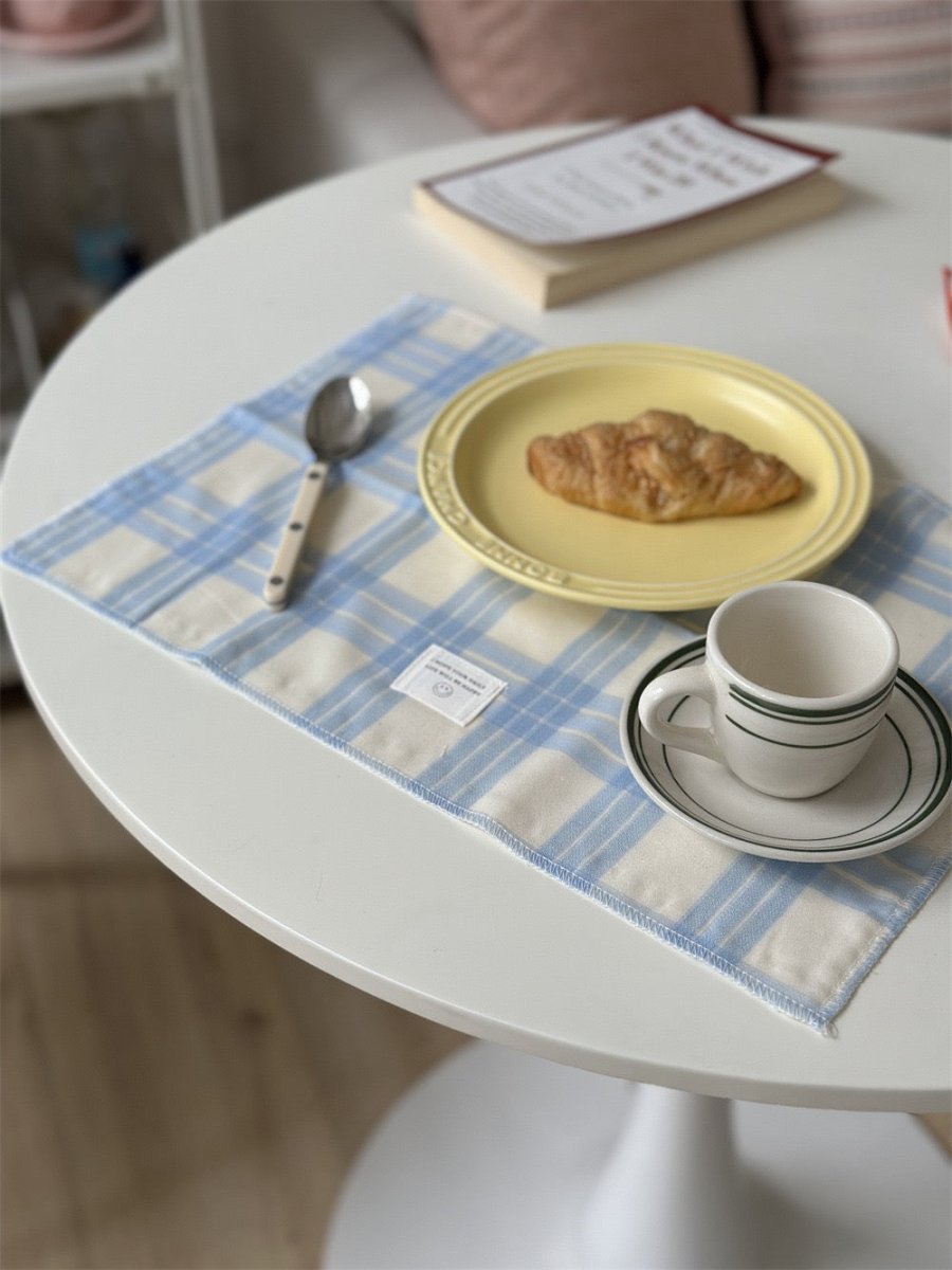 Retro Pastel Blue Checker Placemat for Dopamine Table Setting-3
